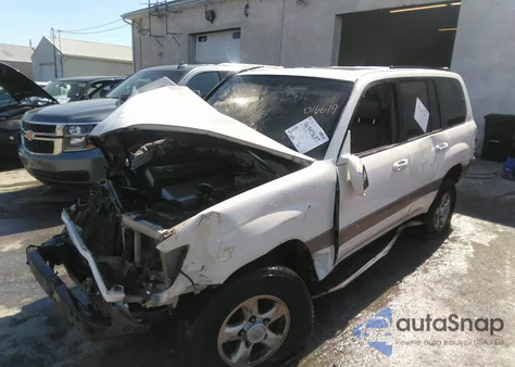 1998 Toyota Land Cruiser z USA, uszkodzony, nr VIN JT3HT05J1W0016619